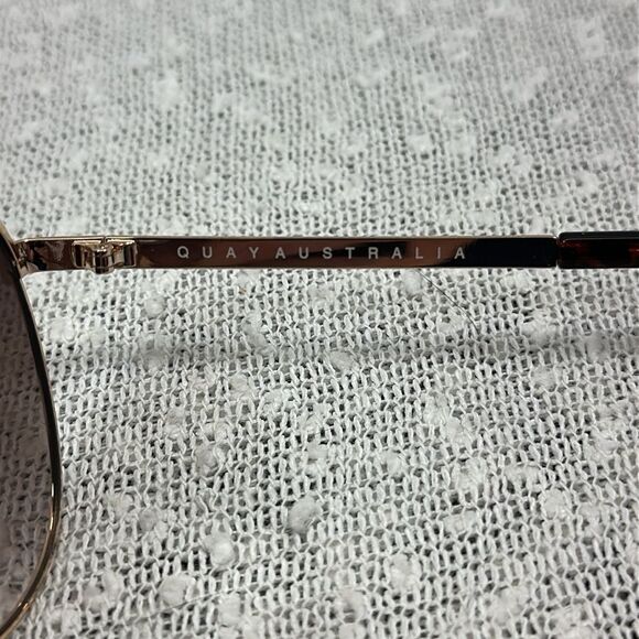 QUAY VIVIENNE Gold Brown Aviator Glasses Sunglasses w Case - Picture 10 of 11
